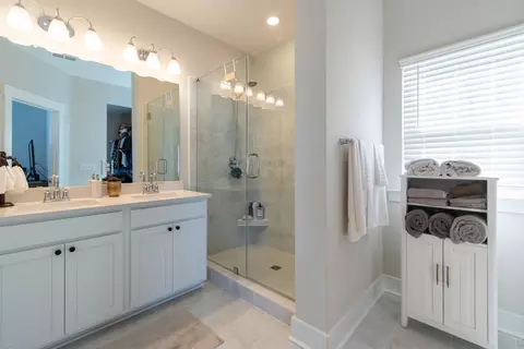 Bath - 315 Eclipse St, Summerville, SC 29486 photo 2 of 3