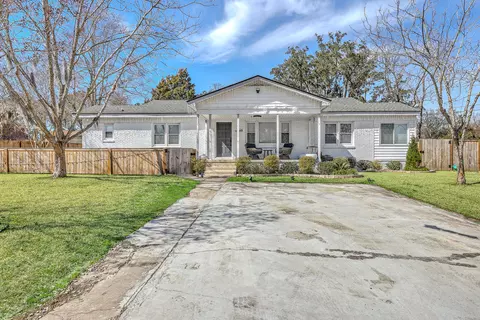 1024 W Recess Rd, Hanahan, SC 29410