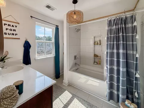 Bath - 136 Fulmar Pl, Charleston, SC 29414 photo 4 of 4
