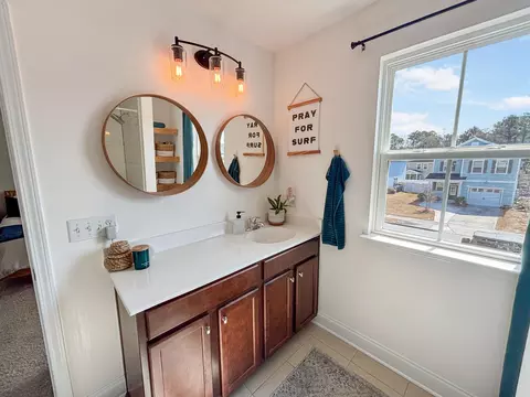 Bath - 136 Fulmar Pl, Charleston, SC 29414 photo 3 of 4