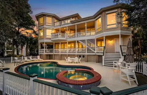 27 Waterway Island Dr, Isle Of Palms, SC 29451