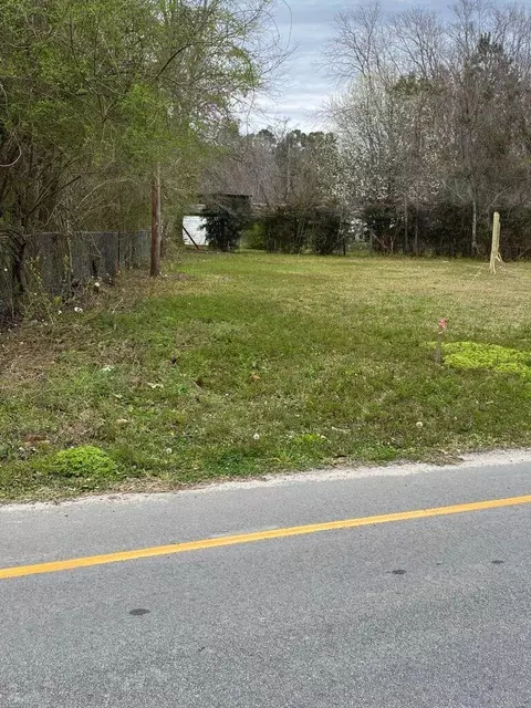 114 Magnolia St, Bonneau, SC 29431