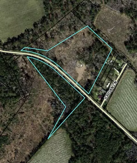 801 Gar Rd, Smoaks, SC 29481