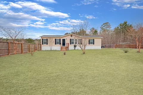 1293 Long Acre Dr, Bonneau, SC 29431