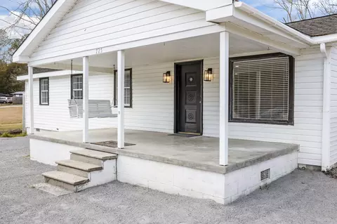725 S Live Oak Dr, Moncks Corner, SC 29461