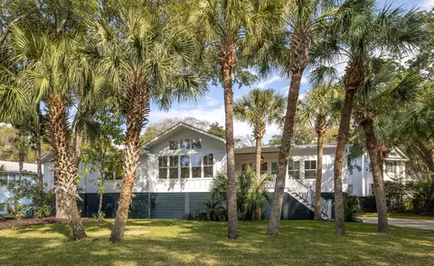 257 Forest Trl, Isle Of Palms, SC 29451