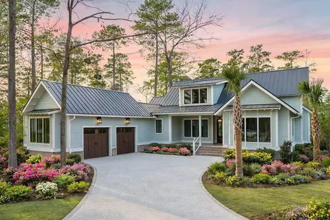 111 Peninsula Dr, Ravenel, SC 29470