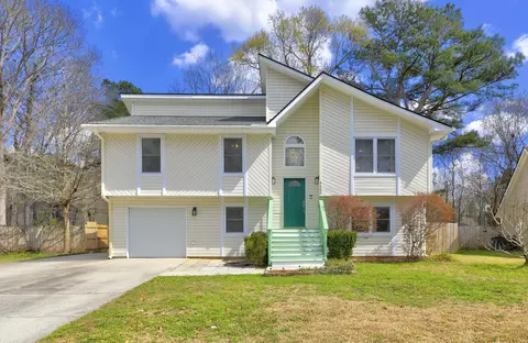 4608 Moss Ct, North Charleston, SC 29420