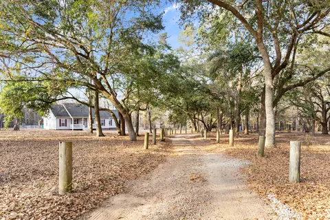 138 Sunnyvale Ct, Orangeburg, SC 29115