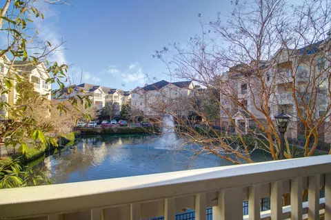 2244 Ashley Crossing Dr #613, Charleston, SC 29414