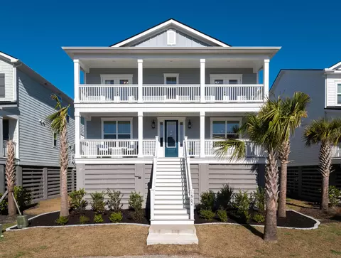1562 N Lakeshore Dr, Mount Pleasant, SC 29466