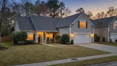 101 Chancellors Dr, Summerville, SC 29485