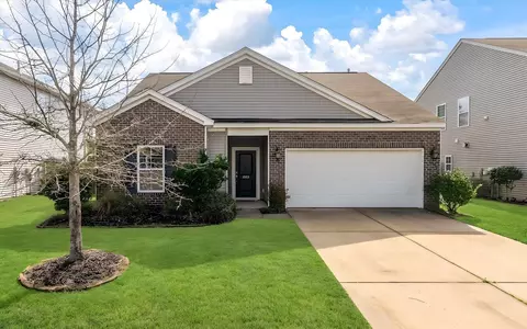 602 Zinnia Dr, Goose Creek, SC 29445