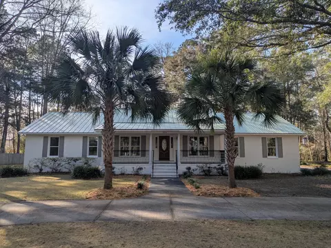 304 Woodland Dr, Summerville, SC 29485