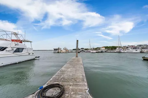 67 W We 10th St #D24, Folly Beach, SC 29439