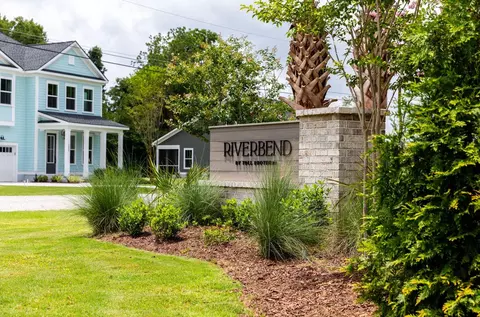 2039 Riverbend Dr, Charleston, SC 29412