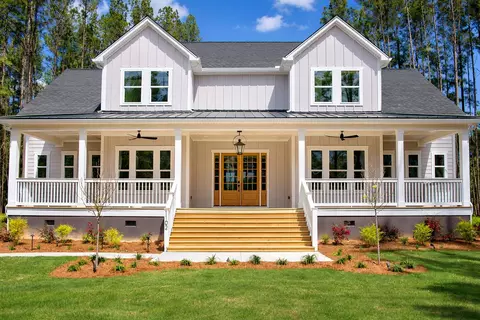 1102 Plantation Overlook Dr, Moncks Corner, SC 29461
