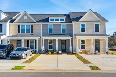 826 Alma Square Dr, Moncks Corner, SC 29461