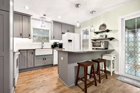 300 Yellow Hawthorn Cir, Summerville, SC 29483