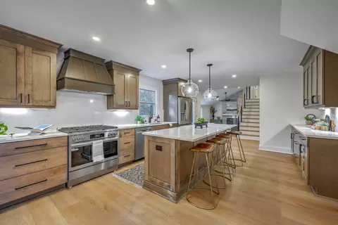 15 Windsor Dr, Charleston, SC 29407