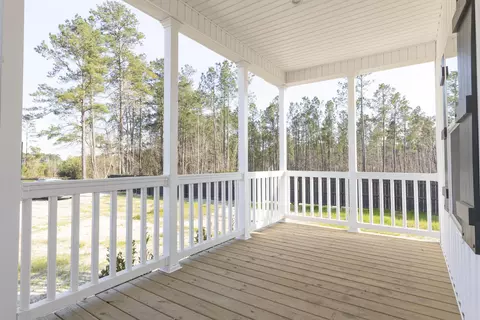 101 Feather Dr, Georgetown, SC 29440 photo 4