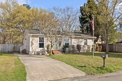 125 Red Cedar Dr, Goose Creek, SC 29445