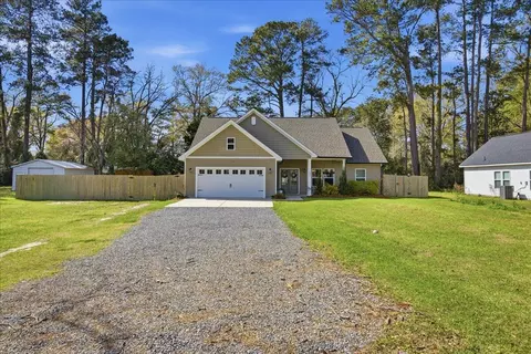198 Quaker St, Saint George, SC 29477