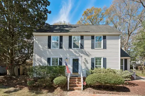 753 Milldenhall Rd, Mount Pleasant, SC 29464