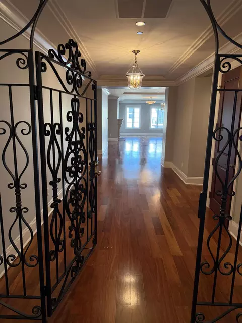 2 Laurens St #4F, Charleston, SC 29401