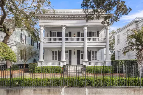 180 Broad St #D, Charleston, SC 29401