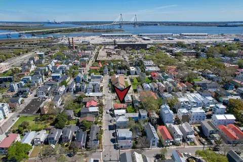 13 Line St, Charleston, SC 29403