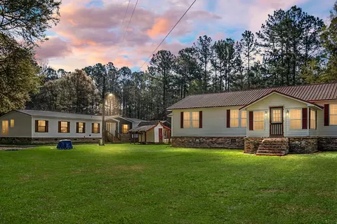 274 Rae Ln, Bonneau, SC 29431