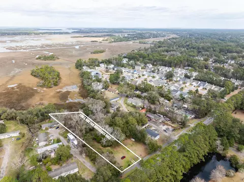 15 Sassafras Ln, Hilton Head Island, SC 29926