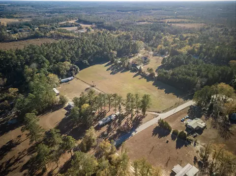 40 Hillview Rd, Saint Matthews, SC 29135