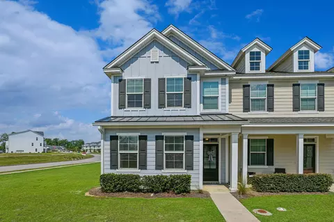 401 Stoneleigh Ln, Moncks Corner, SC 29461