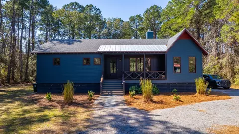153 Tarbell Ln, Mcclellanville, SC 29458