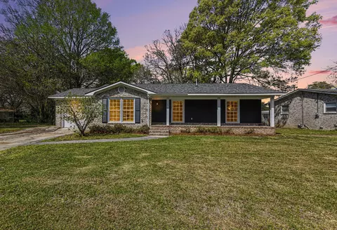 1075 Quail Dr, Charleston, SC 29412