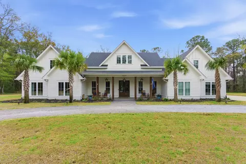 4085 Seabiscuit Ln, Awendaw, SC 29429