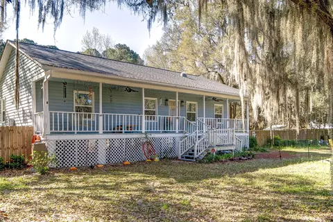 445 Dupre Rd, Mcclellanville, SC 29458