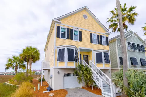 117 W 2nd St, Folly Beach, SC 29439