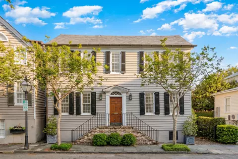 16 Water St, Charleston, SC 29401