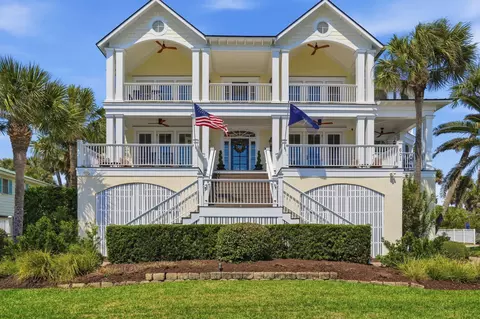 601 Palmetto Blvd, Edisto Island, SC 29438