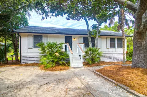 312 W Cooper Ave, Folly Beach, SC 29439