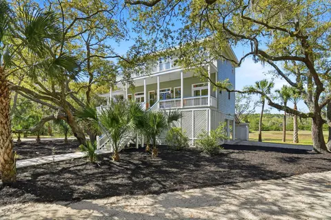 831 Hammocks Way, Edisto Island, SC 29438