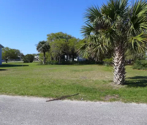 2404 Murray St, Edisto Island, SC 29438