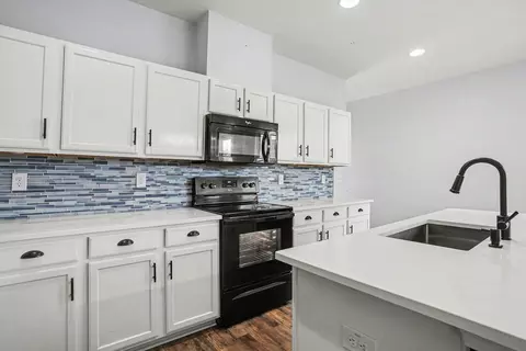Kitchen - 265 Oglethorpe Cir, Moncks Corner, SC 29461 photo 4 of 4