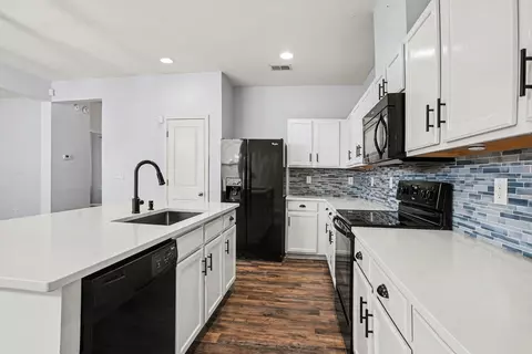 Kitchen - 265 Oglethorpe Cir, Moncks Corner, SC 29461 photo 3 of 4