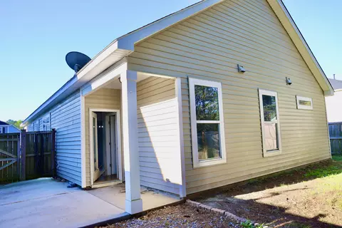 Exterior - 265 Oglethorpe Cir, Moncks Corner, SC 29461 photo 2 of 9