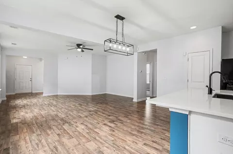 Living - 265 Oglethorpe Cir, Moncks Corner, SC 29461 photo 2 of 2