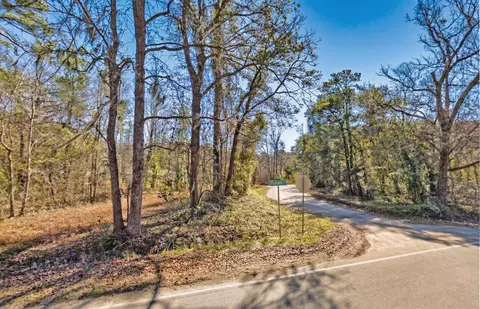 6825 Maybank Hwy, Wadmalaw Island, SC 29487